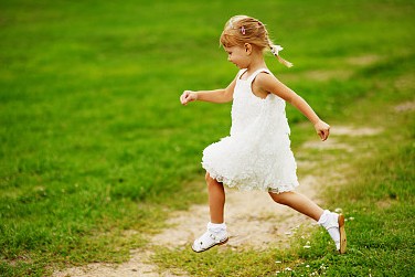 2024年小龍女取什么名字好聽，屬龍女孩高雅有涵養的名字