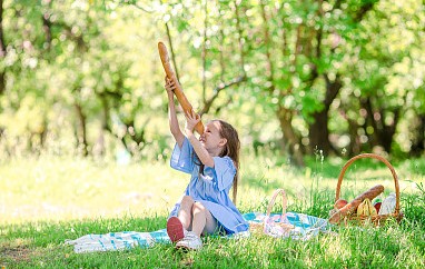 寶寶起名：蛇寶寶取名宜用哪些字，2025屬蛇男寶寶取名