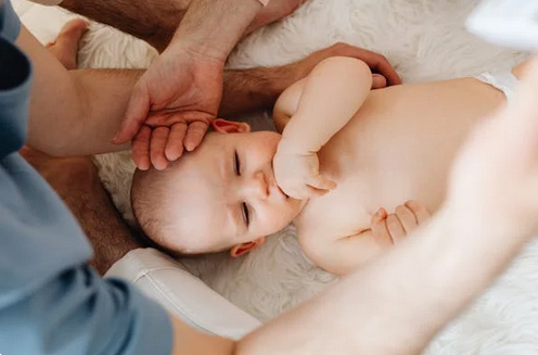 屬蛇女孩起名，推薦寓意吉祥富貴大氣的女孩名字
